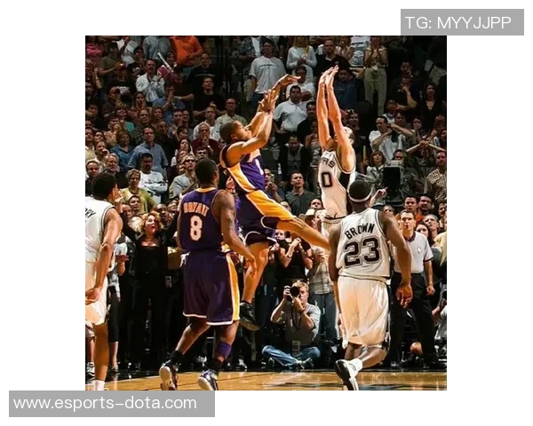 球星绝杀瞬间盘点:那些震撼球迷的经典进球与历史性时刻 球星绝杀瞬间盘点:那些震撼球迷的经典进球与历史性时刻